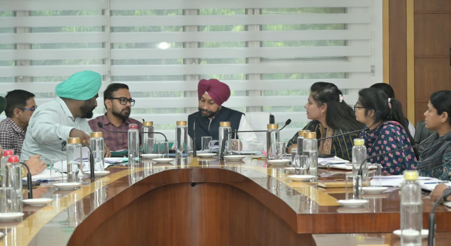 ਰਾਸ਼ਟਰੀ ਸਫਾਈ ਕਰਮਚਾਰੀ ਕਮਿਸ਼ਨ ਦੇ ਉਪ-ਚੇਅਰਮੈਨ ਹਰਦੀਪ ਗਿੱਲ ਨੇ ਕੀਤੀ ਸਮੀਖਿਆ ਮੀਟਿੰਗ